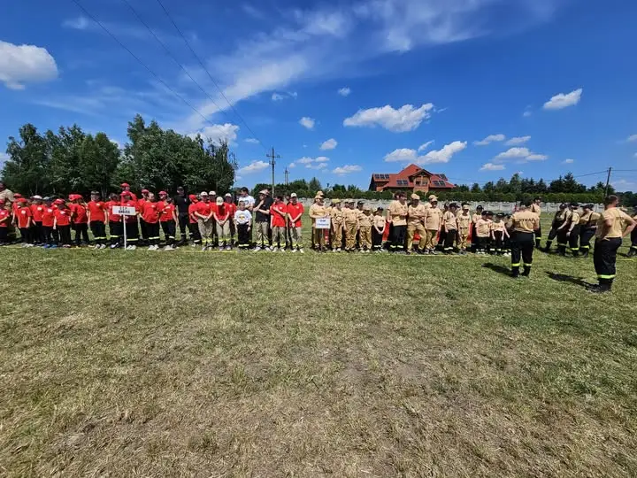 Gminne zawody sportowo-pożarnicze w Stefanowie – rywalizacja w upale