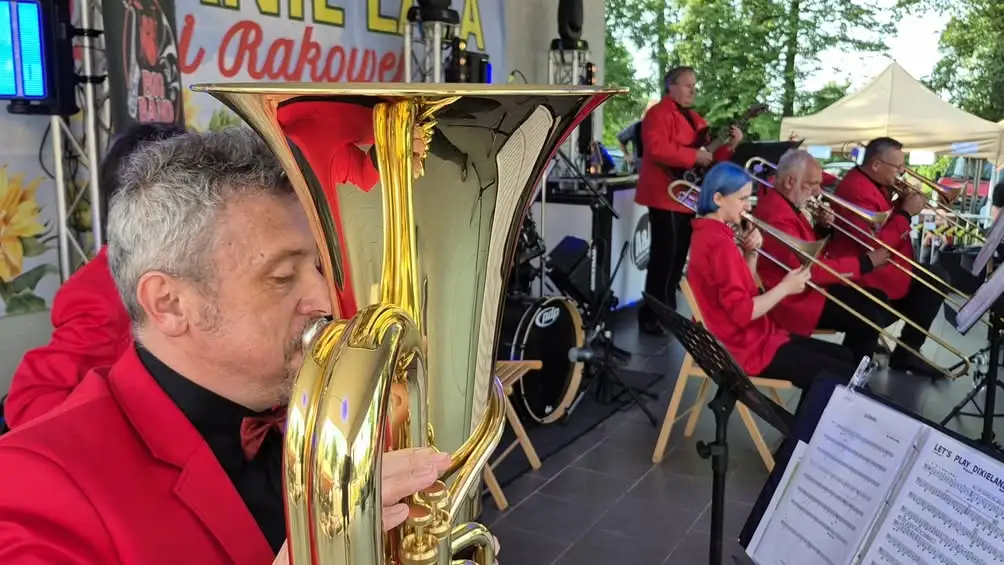 Powitanie Lata w Woli Rakowej z Big Bandem Wiśniowa Góra