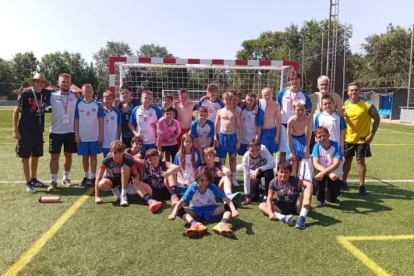 Granollers Cup 2026: Młodzi piłkarze ręczni z Anilany odpadli po dogrywce z późniejszym mistrzem