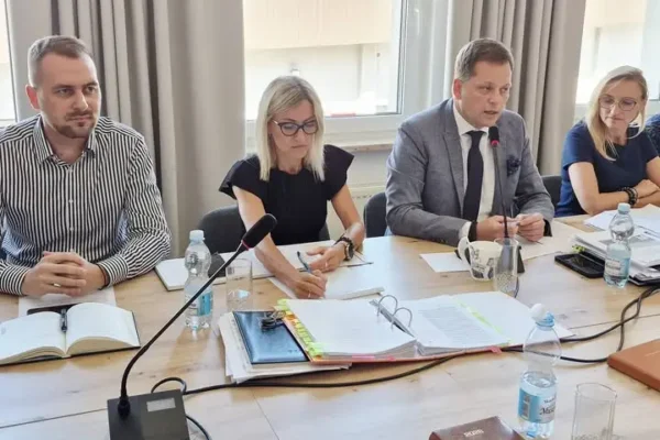 Radosław Agaciak z absolutorium i wotum zaufania od Rady Gminy Brójce