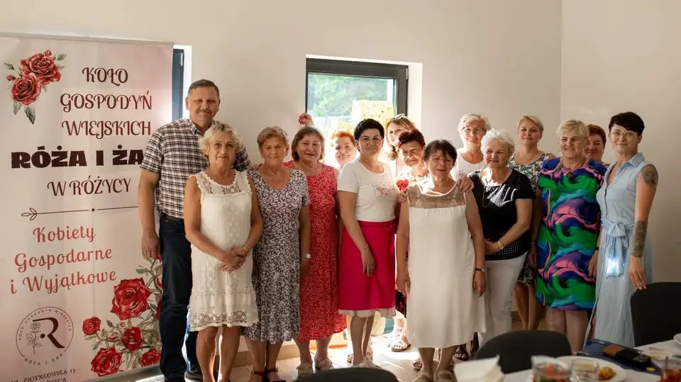 Seniorzy z Różycy bawili się na drugim spotkaniu „Danie Wspólnych Chwil”
