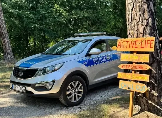 Policjanci z Opoczna edukują młodzież na obozie Active Life o bezpiecznych wakacjach