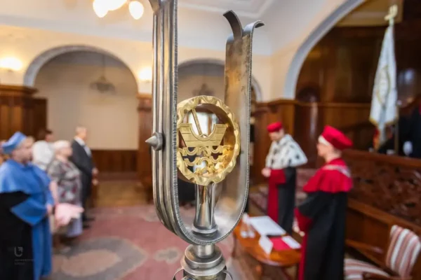 Pięcioro naukowców z Uniwersytetu Łódzkiego otrzymało stypendia MNiSW dla wybitnych młodych badaczy