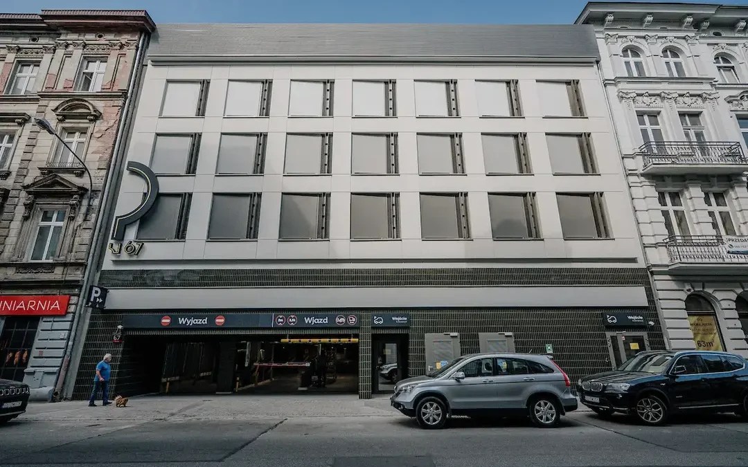Drugi parking wielopoziomowy w centrum Łodzi otwarty jeszcze w lipcu