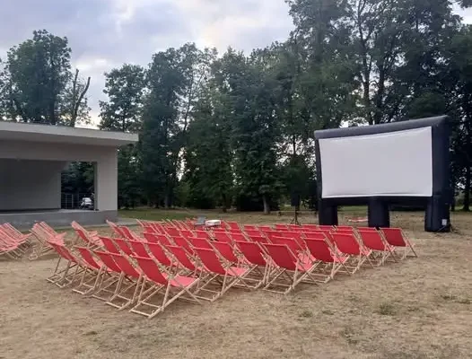 Kino plenerowe w Brojcach: film „Ale Jazda 2” już wkrótce