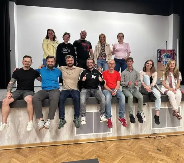 Ucz się przemawiania na scenie – dołącz do nas w każdy czwartek