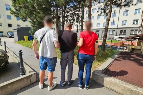Zarzuty dla mężczyzny, który strzelał z wiatrówki i groził nożem na Górnej
