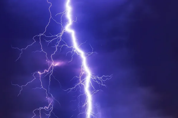 Ostrzeżenie meteorologiczne II stopnia – burze nad powiatem łódzkim wschodnim