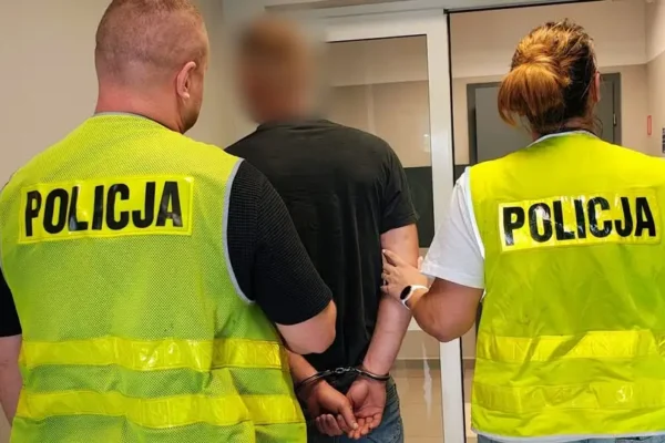 Kolizja w Woli Załężnej: sprawca uciekł pieszo, zatrzymany przez policję
