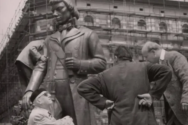Pomnik Kościuszki w Łodzi: historia i symbolika monumentu na pl. Wolności