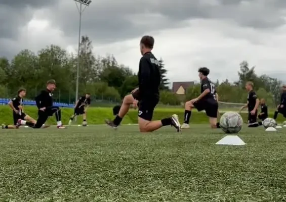 AKS SMS Łódź U16 pokonuje Ożarowiankę 5:2 w emocjonującym meczu