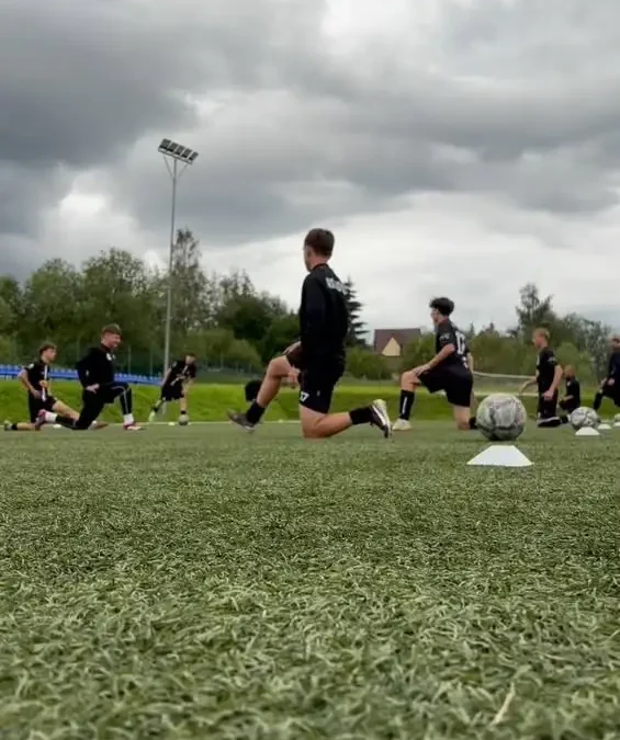 AKS SMS Łódź U16 pokonuje Ożarowiankę 5:2 w emocjonującym meczu