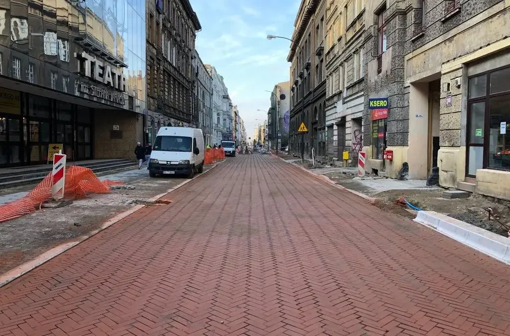 Ulica Jaracza w Łodzi: kostka klinkierowa ustąpi miejsca asfaltowi?