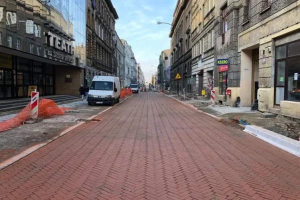 Ulica Jaracza w Łodzi: kostka klinkierowa ustąpi miejsca asfaltowi?