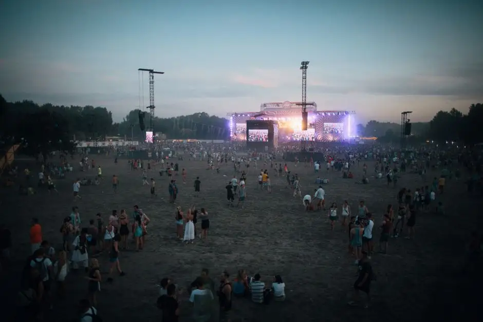 Letni Festiwal Książki: koncerty na scenie Domu Literatury