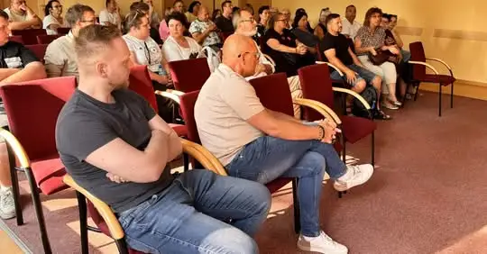 Protest mieszkańców wstrzymuje budowę placu zabaw przy OSP Rzgów