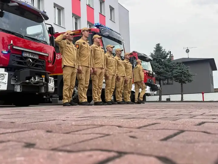 82. rocznica wybuchu Powstania Warszawskiego: strażacy z województwa łódzkiego oddali hołd bohaterom