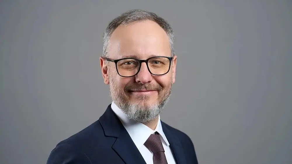 Czy sztuczna inteligencja jest ponad prawem? Prof. UŁ wyjaśnia