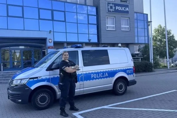 Policjantka po służbie pomogła kobiecie poszkodowanej w wypadku w Podulach