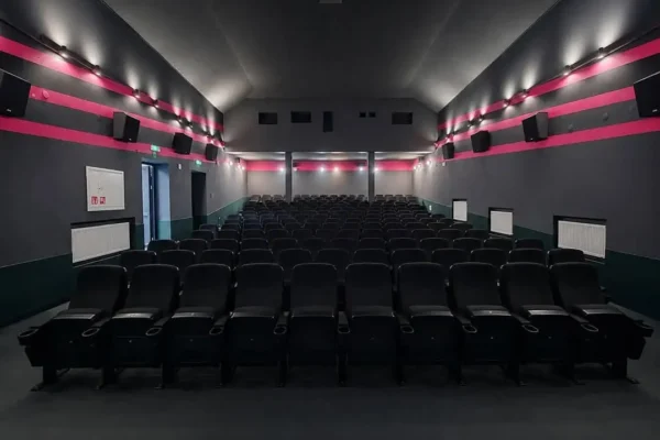 Kino w Koluszkach wznawia działalność po wymianie foteli