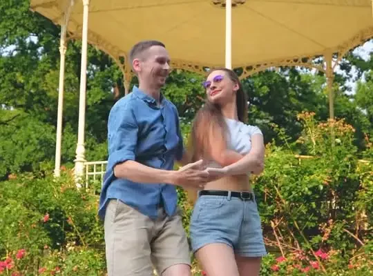 Kubańska salsa w Łodzi: warsztaty taneczne z energią i rytmem