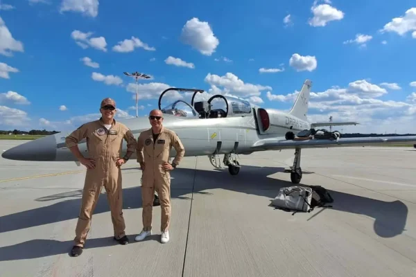 Odrzutowce nad Łodzią: L-39 Albatros i TS-11 Iskra gośćmi na lotnisku