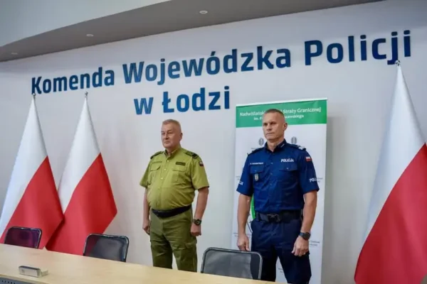 Wojewódzka Policja i Straż Graniczna podpisują porozumienia ze szkołami o profilu mundurowym