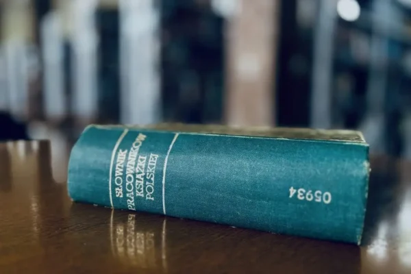 Cyfrowa rewolucja w Bibliotece UŁ: 130 tys. kart historii książki trafi do sieci