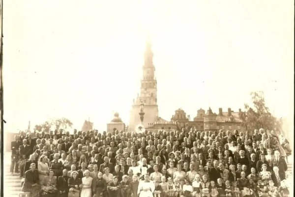 70 lat temu na Jasnej Górze: historyczne zdjęcie z pielgrzymki z okazji 600-lecia Ślubów Króla Jana Kazimierza