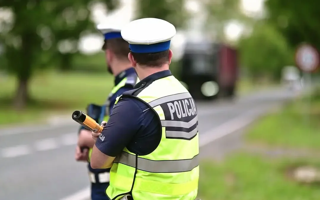 Deszczowy weekend w Skierniewicach: Policja apeluje o ostrożność na drogach