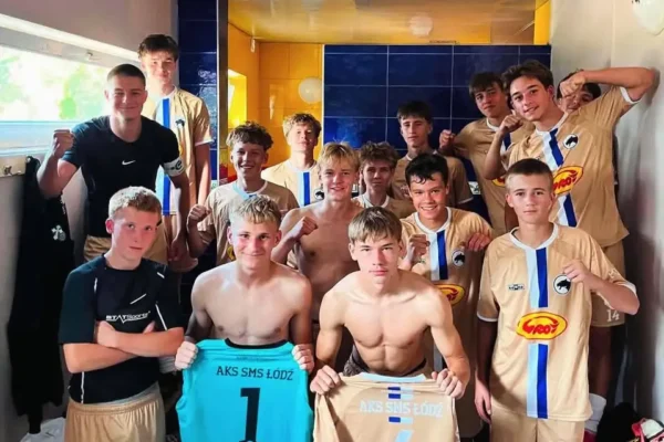 AKS SMS Łódź pokonuje Victorię Szadek 4:1 w emocjonującym meczu