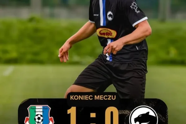 Polonia Piotrków Trybunalski pokonuje AKS SMS Łódź 1:0 w IV lidze