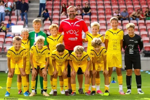 Młodzi piłkarze AKS SMS Łódź triumfują w finale Łódź Soccer Camp