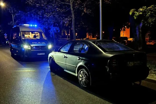 Piotrków Trybunalski: Kierowca Skody bez uprawnień, podawał dane brata podczas kontroli