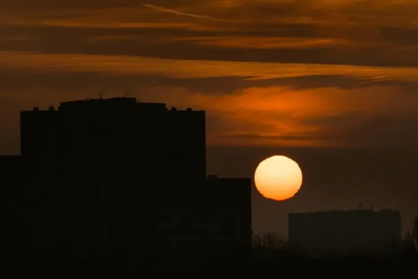 IMGW ostrzega przed upałami w regionie łódzkim – nawet 34°C w cieniu
