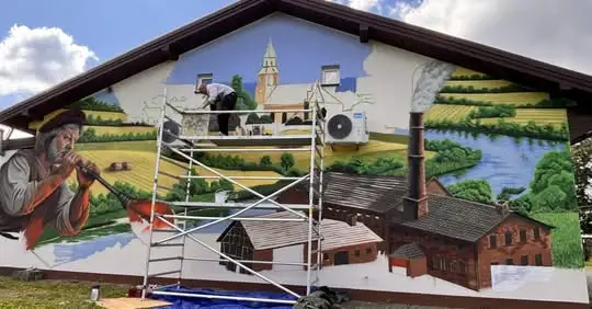 W Hucie Wiskickiej powstaje mural opowiadający o historii i tradycjach miejscowości