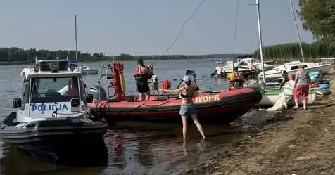 Dwie interwencje na Zalewie Sulejowskim: żaglówka i rower wodny w tarapatach