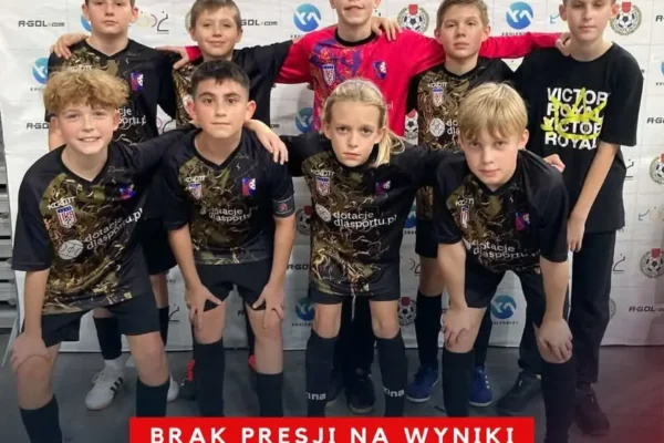 Trening piłkarski dla dzieci w Łodzi bez presji wyniku – filozofia UKS 35 Kolejarz