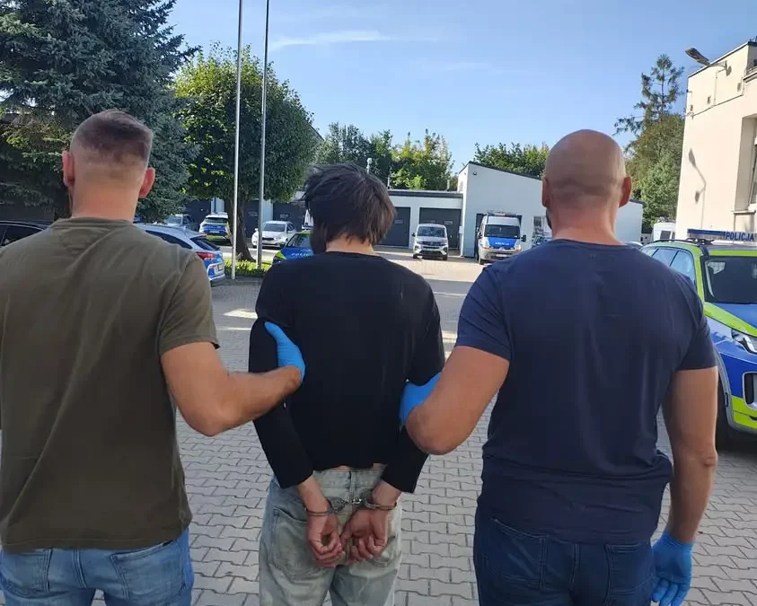 Zgierz: 28-latek zaatakował seniorkę, policjant po służbie zatrzymał agresora