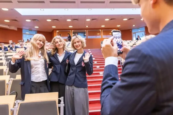 Rok szkolny 2026/2027 rozpoczęty w Publicznym LO Uniwersytetu Łódzkiego
