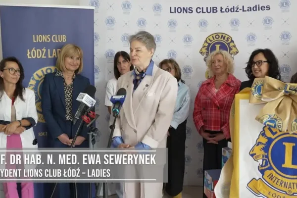 Lions Club Łódź-Ladies przekazał szpitalowi 100 kompletów rękawic i skarpet chłodzących dla pacjentów onkologicznych