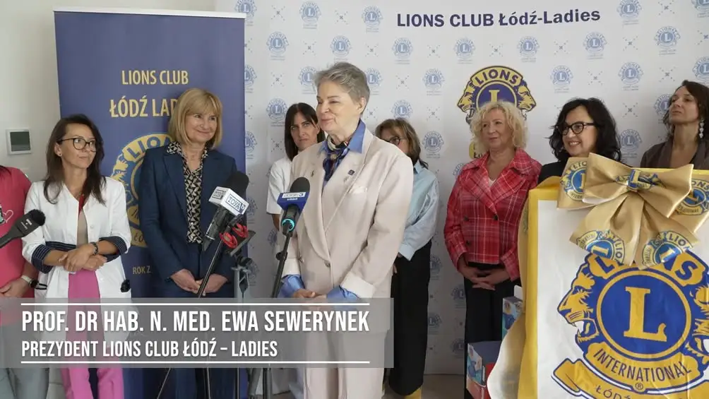 Lions Club Łódź-Ladies przekazał szpitalowi 100 kompletów rękawic i skarpet chłodzących dla pacjentów onkologicznych