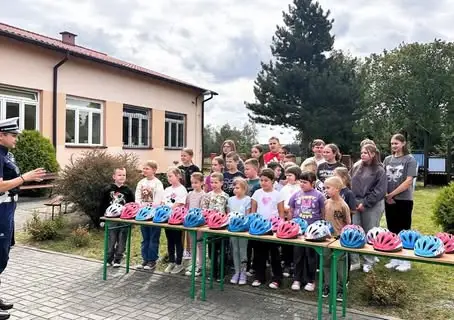 „Jedź z głową… z głową w kasku” – nowa akcja policji i marszałka dla uczniów w Łódzkiem