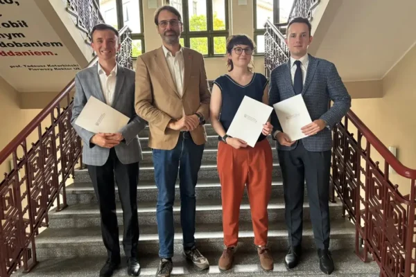 Pięcioro naukowców Uniwersytetu Łódzkiego ze stypendiami Ministra Nauki