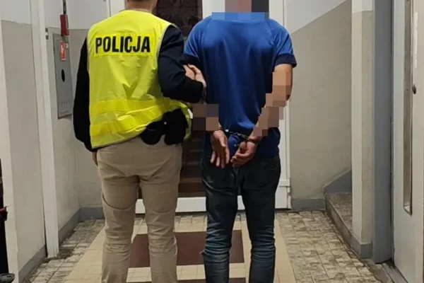 Wieluń: 71-latka nie dała się oszukać metodą „na policjanta”. Zatrzymano 32-latka