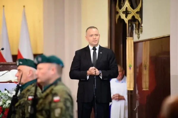 Prezydent Karol Nawrocki w Łodzi na symbolicznym pogrzebie dzieci z obozu przy Przemysłowej