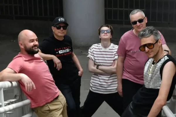 KRÖLOVE zagra dziś w Mediatece MeMo – rockowy start weekendu w Łodzi