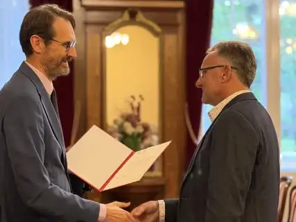 Uniwersytet Łódzki uhonorował ponad 20 odchodzących na emeryturę pracowników