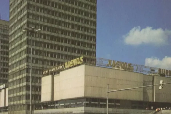 25 września 1976 roku w Łodzi otwarto dom handlowy „Juventus”