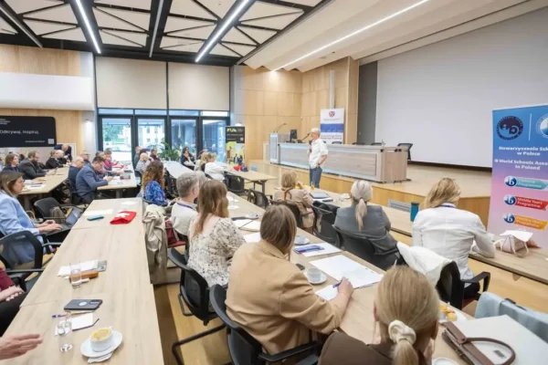 Konferencja Szkół IB w Łodzi: edukacja specjalna, e-matura i AI w centrum uwagi
